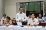 đại biểu trao đổi